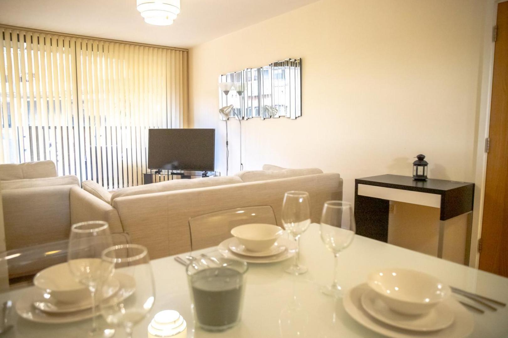 Leeds Vibrant 2 Bedroom Sleeps 4 Екстериор снимка