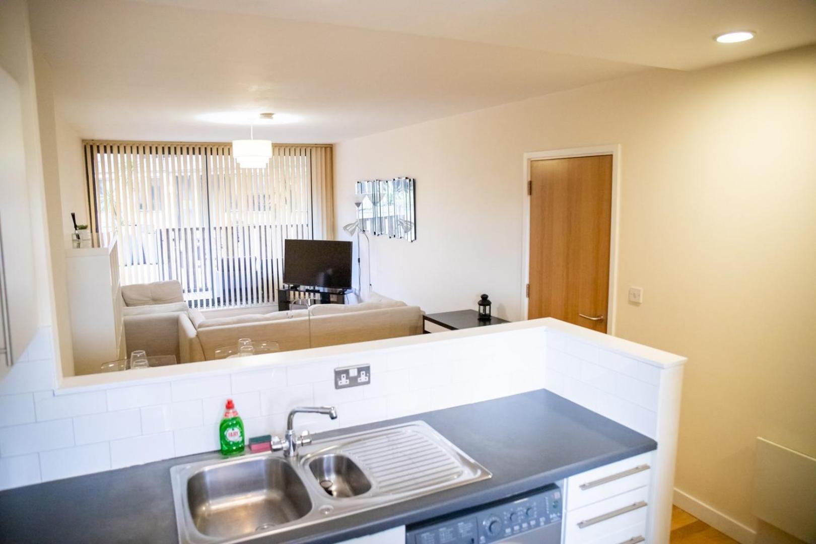 Leeds Vibrant 2 Bedroom Sleeps 4 Екстериор снимка