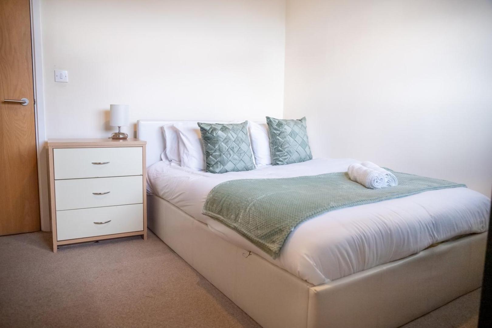 Leeds Vibrant 2 Bedroom Sleeps 4 Екстериор снимка