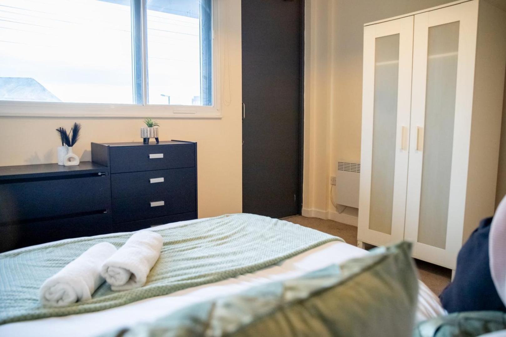 Leeds Vibrant 2 Bedroom Sleeps 4 Екстериор снимка